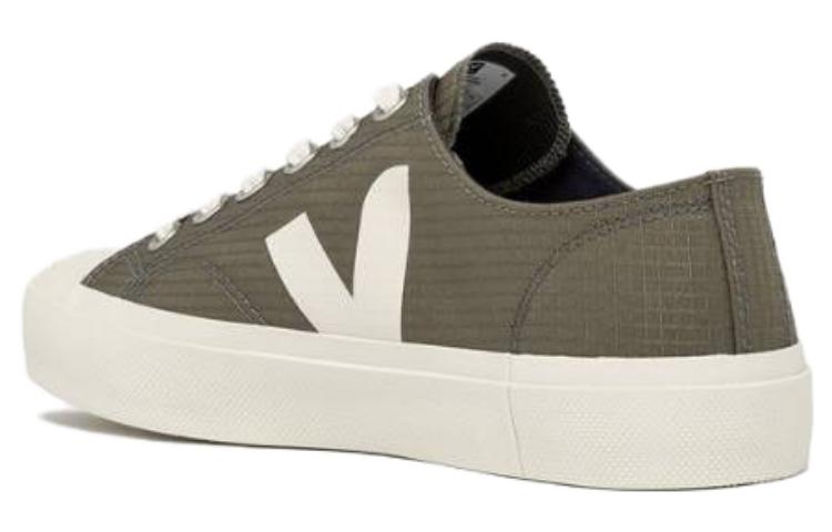 Shop VEJA Sneakers Low Top 'Hijau Lace-Up' PL1903350