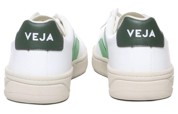 Shop VEJA Urca 皮革 舒適百搭 低幫 板鞋 男款 白色