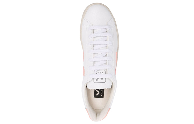 Shop VEJA Urca CWL '白粉' 运动鞋 UC0702825