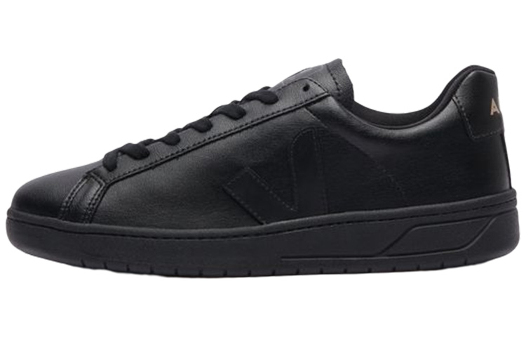 VEJA Urca CWL Full Black UC072597