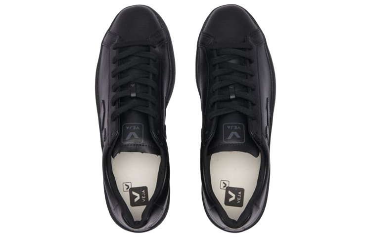 Purchase VEJA Urca CWL Noir Intégral UC072597