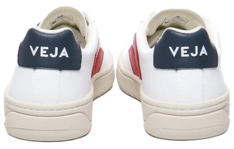 Shop 베자 우르카 화이트 가죽 로우탑 (Veja Urca 화이트 가죽) UW07035081