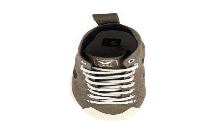 VEJA V-10 'Green Black'