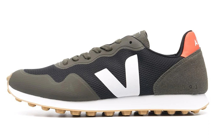 VEJA V-10 'Simple Green'