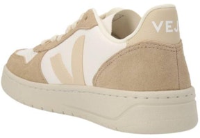 VEJA V-10 Kulit Chromefree Putih Sable Sahara VX0503123 Purchase VEJA V-10 Kulit Chromefree Putih Sable Sahara VX0503123