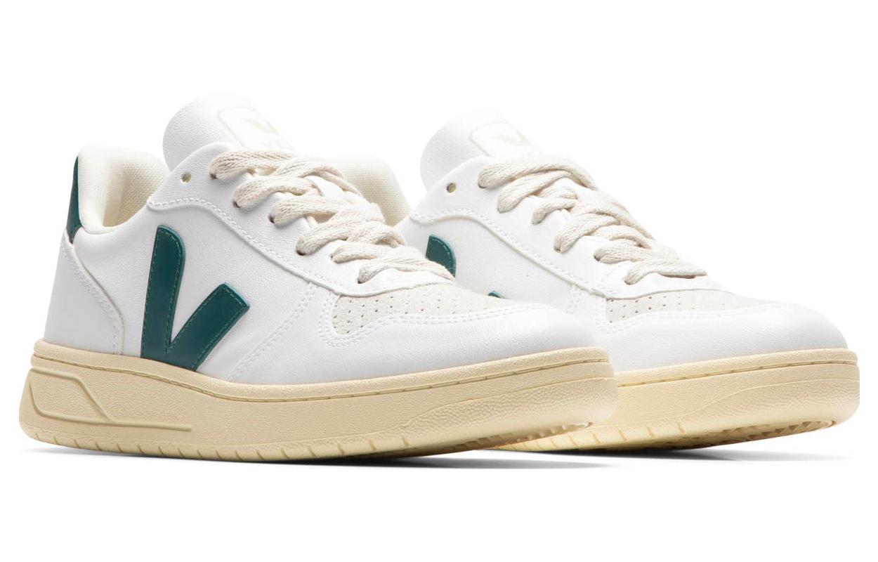 Shop VEJA V-10 CWL ''Wit Brittany'' VX0703143