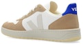 Shop VEJA V-10 CWL 'Putih Sahara Paros' VX0502953