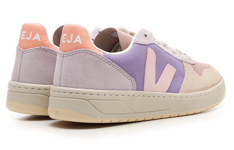 Shop VEJA V-10 皮革 低筒綁帶 時尚板鞋 女款 粉紫色