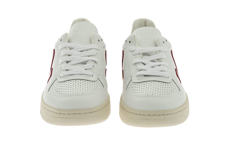 Lookbook Sneakers VEJA V-10 'White Marsala' dengan Tali Sepatu. VX021944