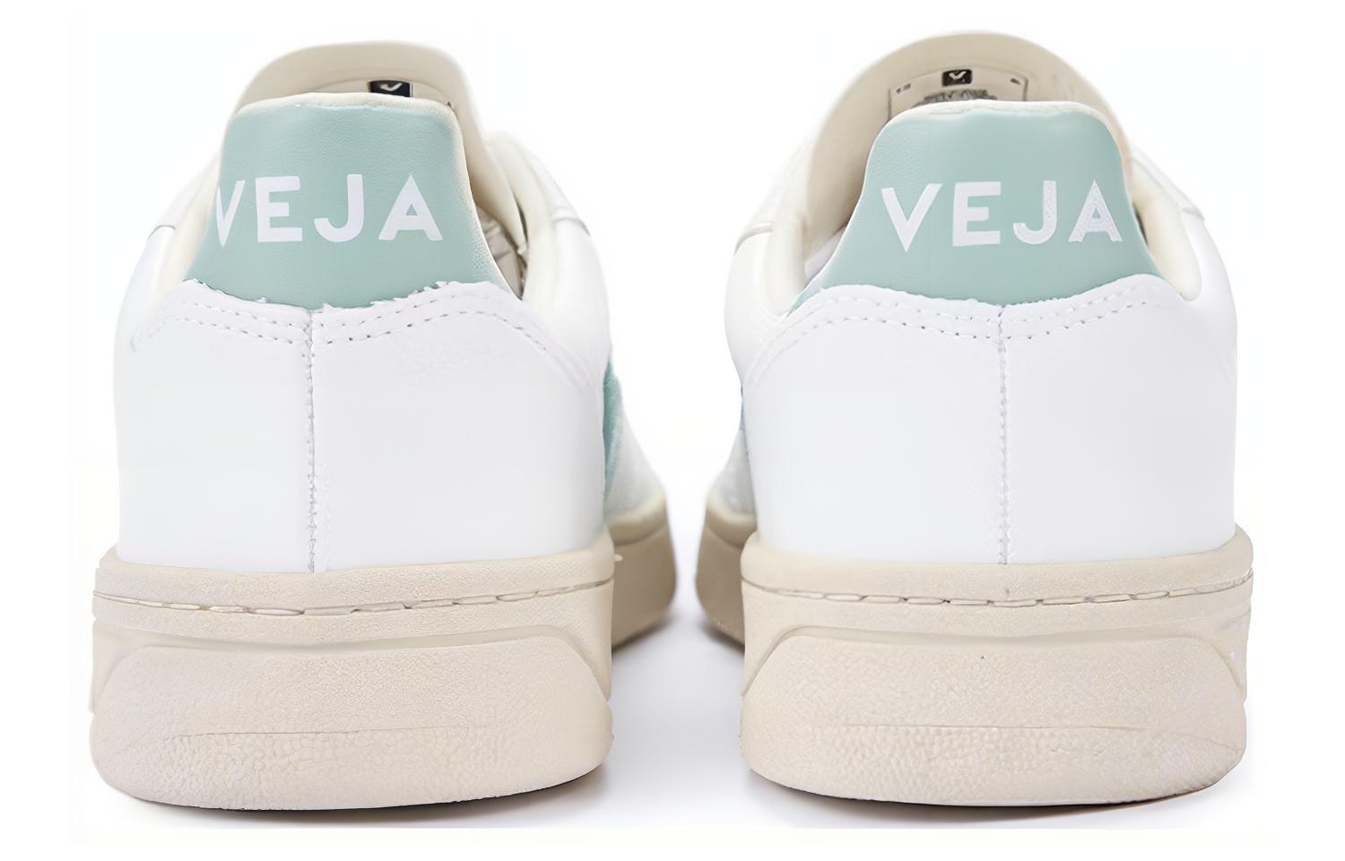 Lookbook VEJA V-10 ホワイト/抹茶グレー レースアップスニーカー VX0703062