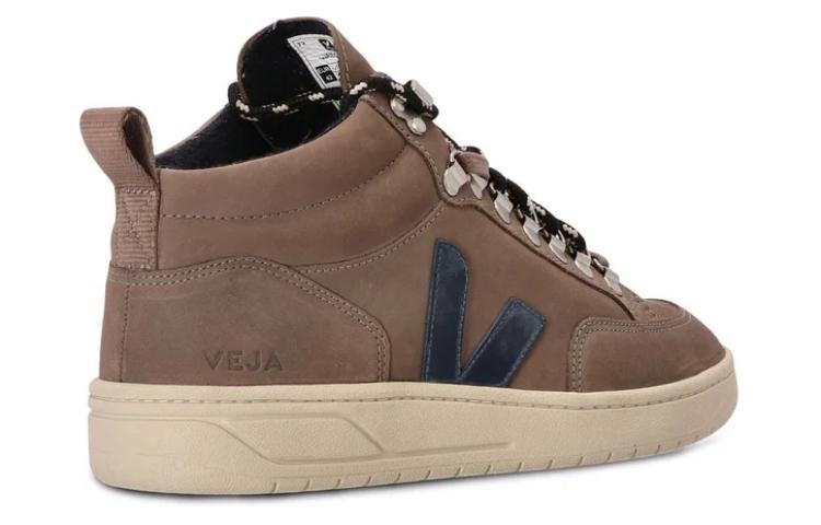 Shop VEJA V-10 Bas ''Mode Marron'' QR132673