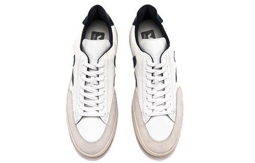 Lookbook VEJA V-12『ブルーVホワイトソール』XDM011037YC XDM011037YC
