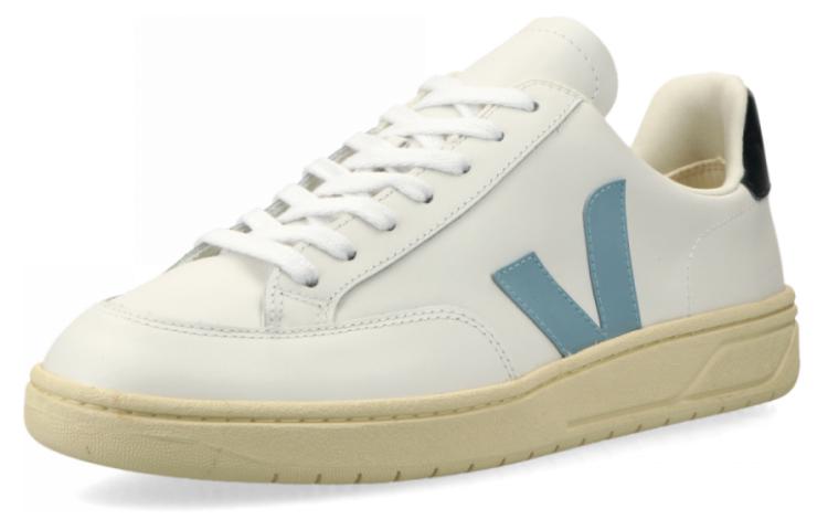 Lookbook VEJA V-12 ''Confort Décontracté Basse Blanche'' XD0203302