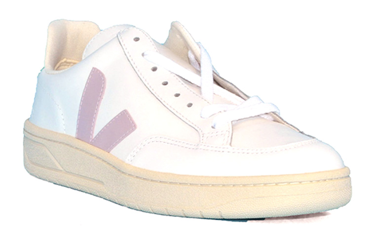 Lookbook VEJA V-12 'Estampado de Letras' XD022154-W