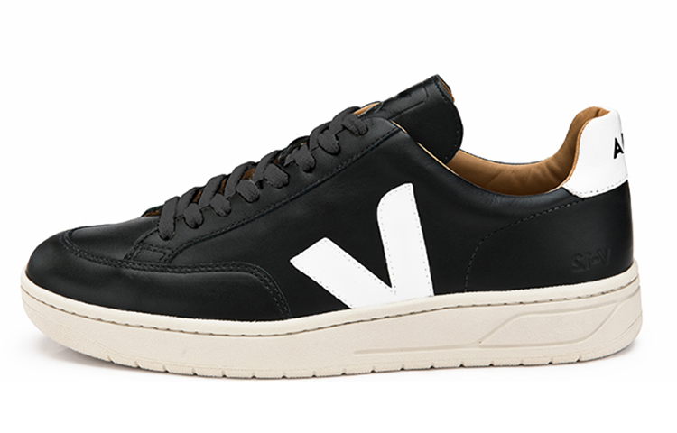 VEJA V-12 'White V Black Sole' XB021469