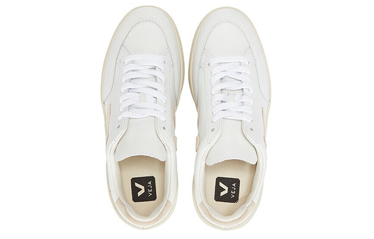 Lookbook VEJA V-12 レザー ホワイトセーブル XD022335A