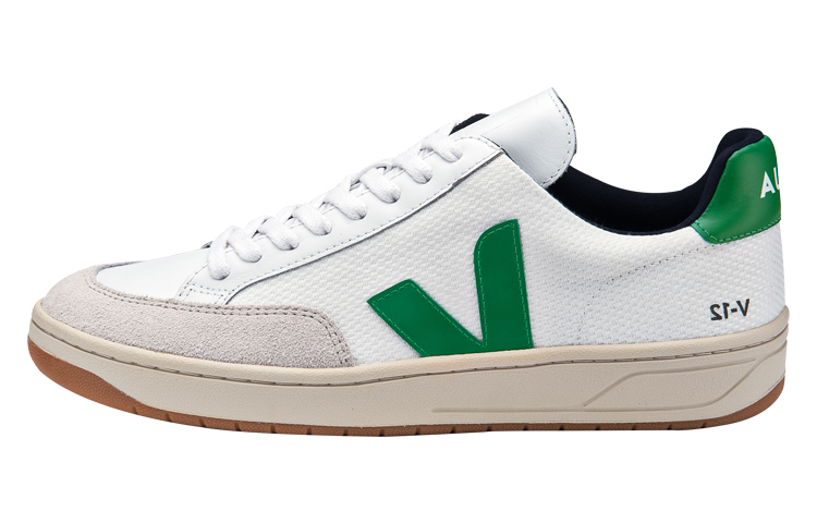 VEJA V12 'White Green Tail' XD010296