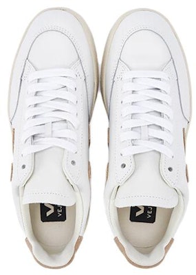 VEJA V-12 レザー エクストラホワイトデューン XD0202896 Shop VEJA V-12 レザー エクストラホワイトデューン XD0202896