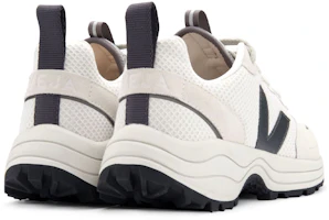 Shop VEJA Venturi Hexamesh 輕便運動鞋 白黑