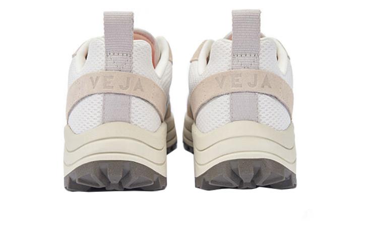 Shop VEJA Venturi 麂皮系带运动鞋 '米色薄荷绿' VT0102958