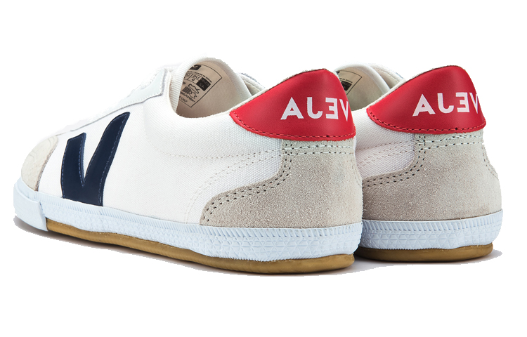 Lookbook VEJA Volley ''Rode Staart/Blauwe V'' VO011267