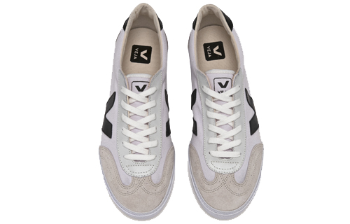 Lookbook VEJA Volley Canvas ''Schwarz mit Weißer Sohle'' VO1030