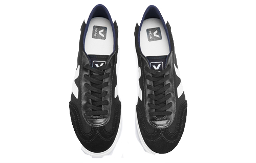 Lookbook VEJA Volley Canvas ''Weiß mit Schwarzer Sohle'' VO011347
