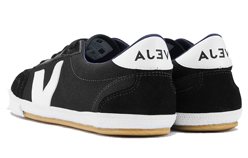 Shop VEJA Volley Canvas ''Weiß mit Schwarzer Sohle'' VO011347