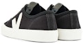 Shop VEJA WATA ブラックキャンバス WT011347
