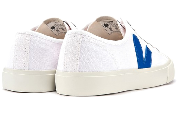 Shop VEJA Wata ''Bianco Blu'' WT011226
