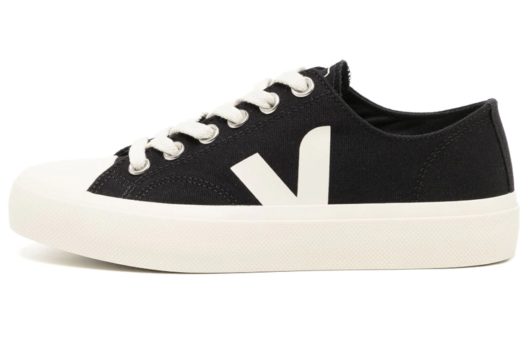 VEJA Wata II Low-Top Sneakers 'Black White' PL0101397