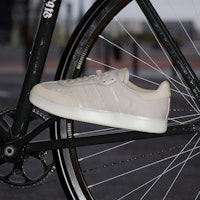 Zapatillas de Cuero Velosamba IH5213 Details for Zapatillas de Cuero Velosamba IH5213