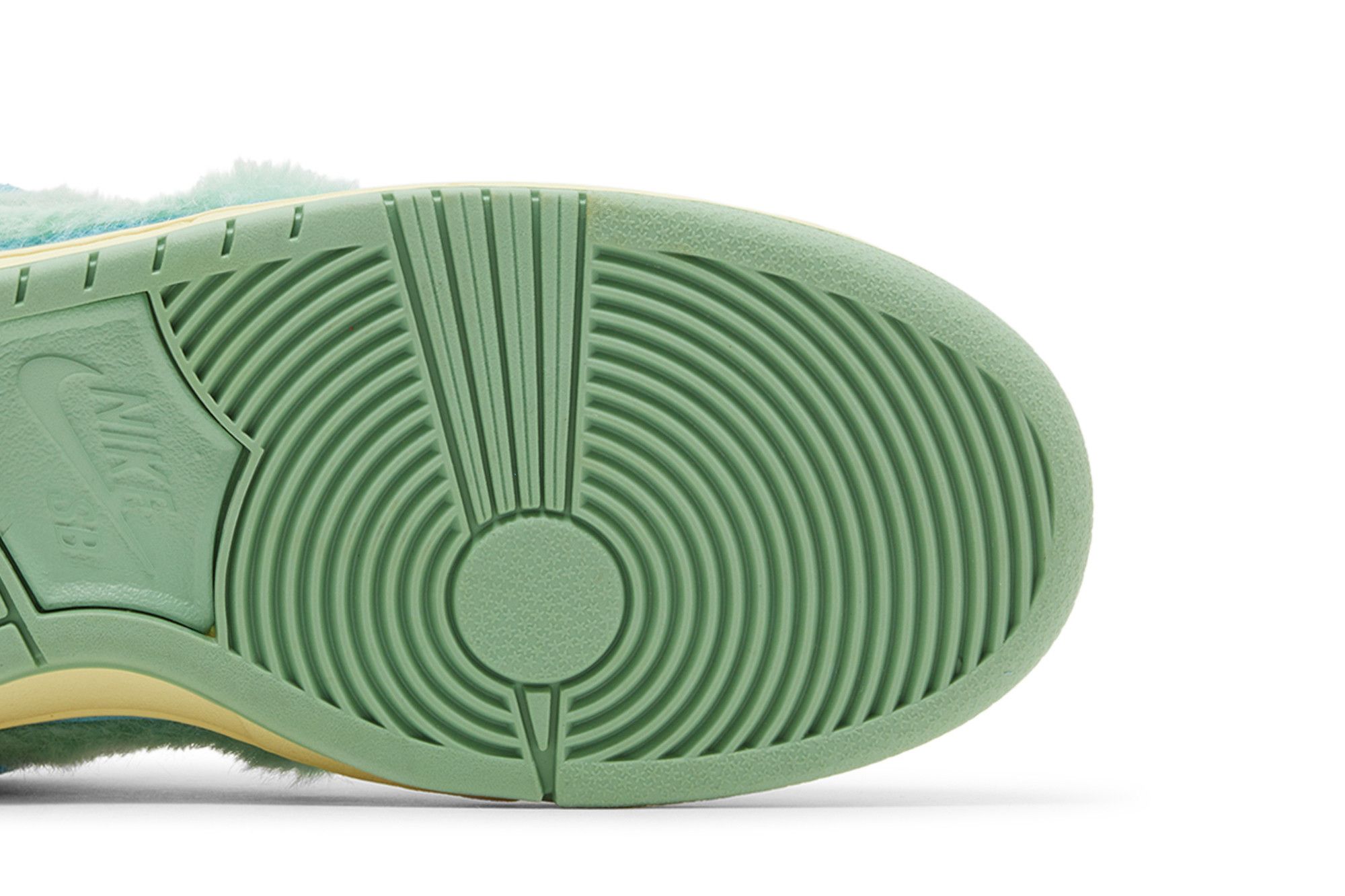 Details for Verdy x Nike Dunk Low SB ''Visty'' Sneakers FN6040-400
