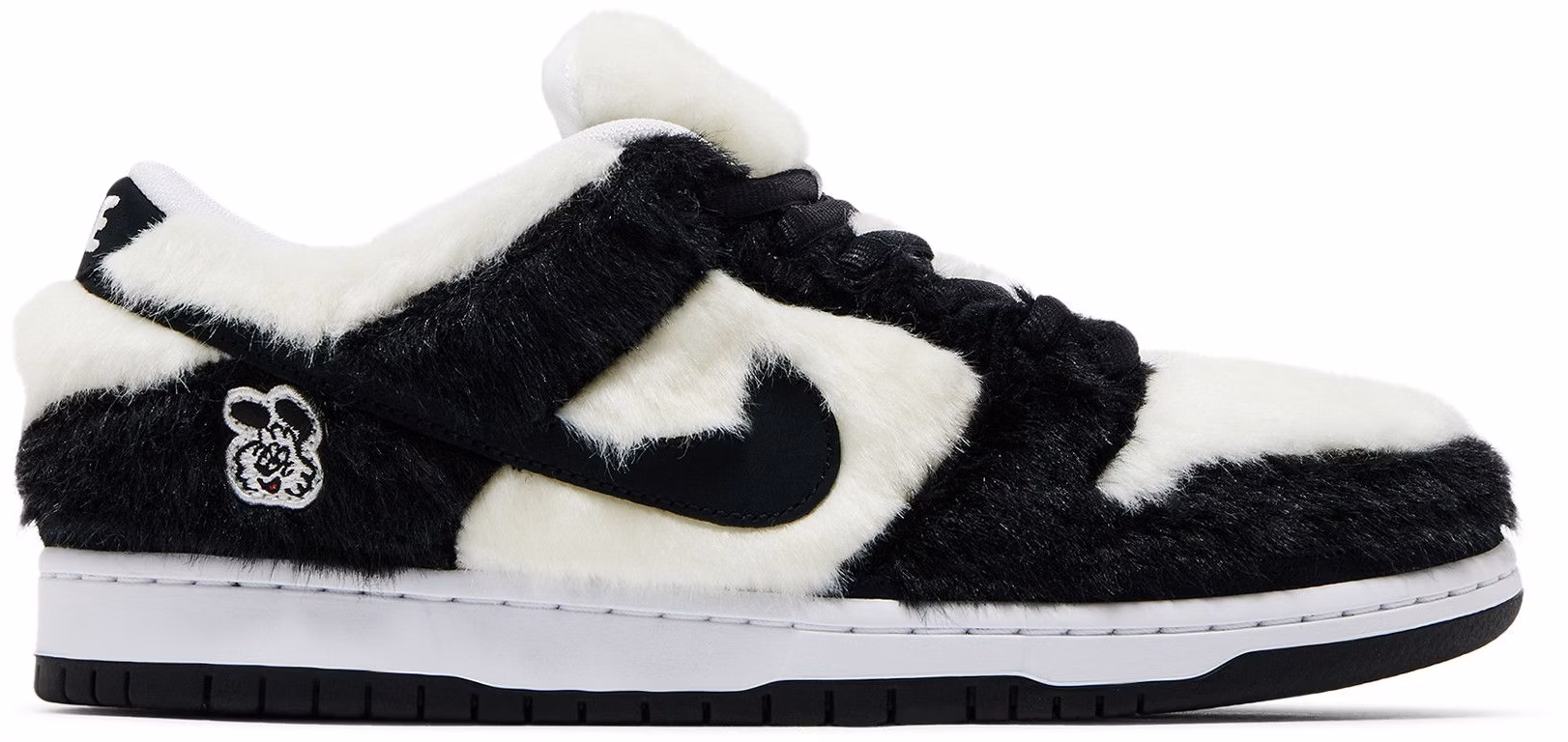 verdy-x-nike-dunk-low-sb-friends-and-family-vick-fn-6039-100