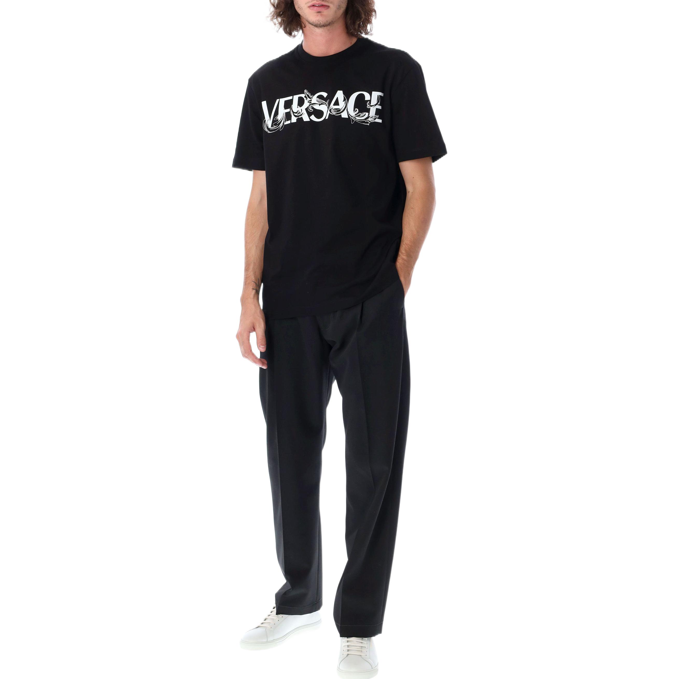 VERSACE  Black Crewneck Short Sleeve T-Shirt with Letter Print Design 1006974-1A04949-1B000 圖 3