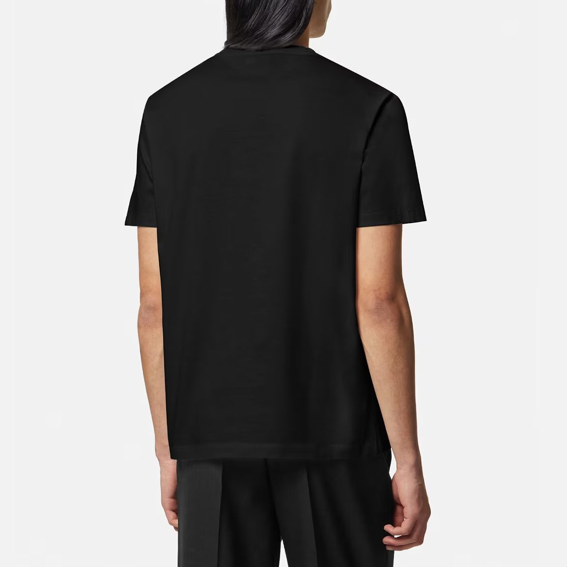 Versace  Black Crewneck T-Shirt with Embroidered Logo Patch 1011694-1A08584-1B000 圖 5