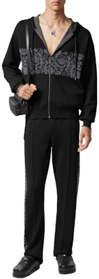 VERSACE Hoodie Jacket Hitam Logo Bordir. 1013254-1A09454-1B000 Lookbook VERSACE Hoodie Jacket Hitam Logo Bordir. 1013254-1A09454-1B000