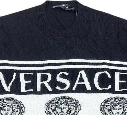VERSACE Suéter Negro con Estampado de Logo en el Pecho 1002719-1A01993-BG1B000 Shop VERSACE Suéter Negro con Estampado de Logo en el Pecho 1002719-1A01993-BG1B000