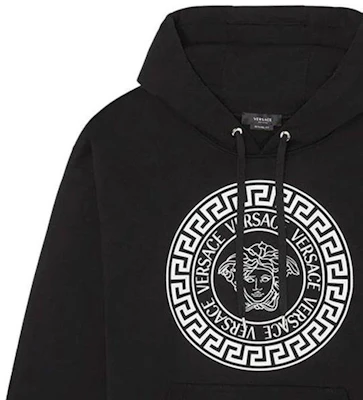 VERSACE Hoodie Sweatshirt Hitam Medusa Letter Print. A89514S-A234889-2B150 Lookbook VERSACE Hoodie Sweatshirt Hitam Medusa Letter Print. A89514S-A234889-2B150