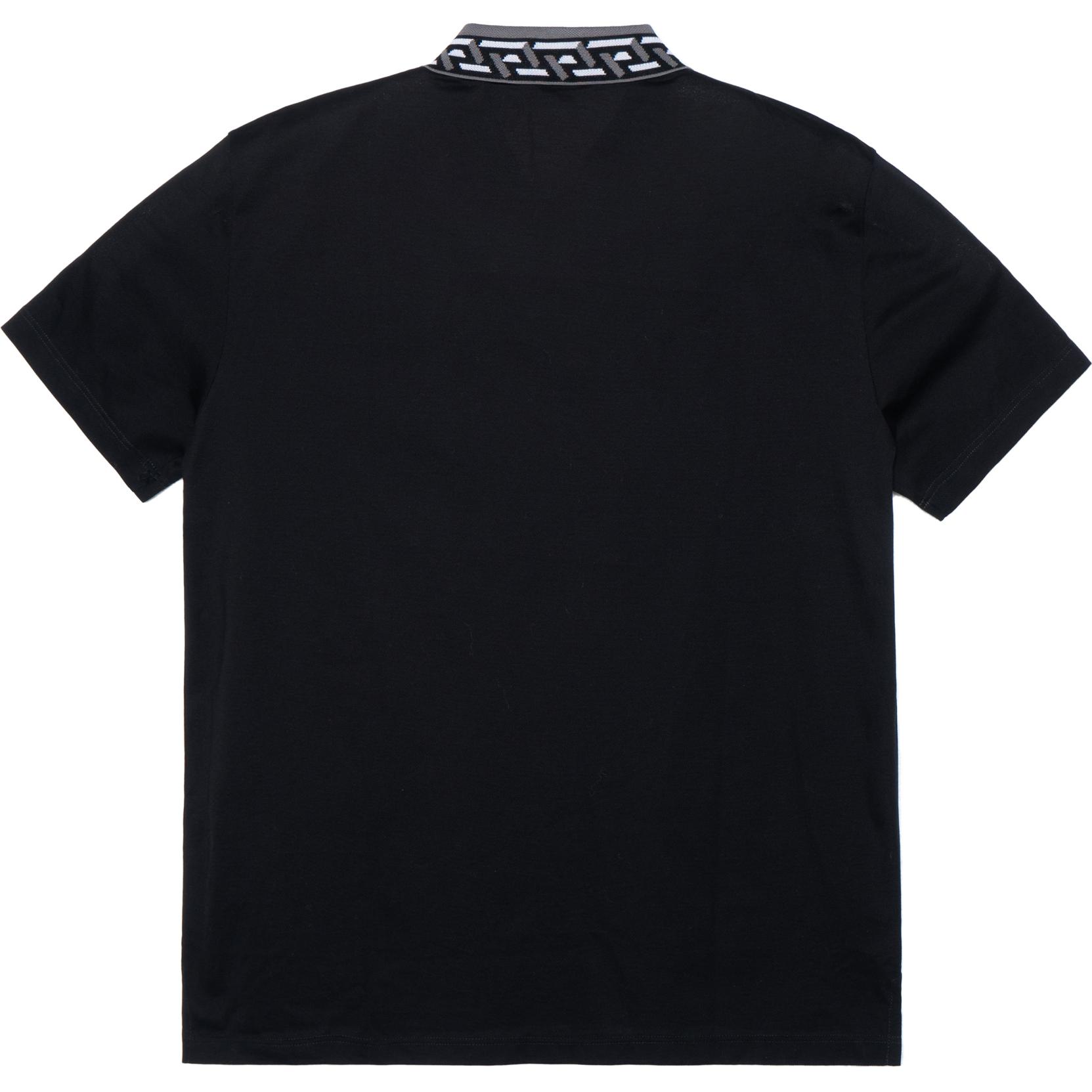 Lookbook VERSACE Baju Polo Hitam dengan Logo Sulaman di Dada. 1002545-1A01875-1B0000