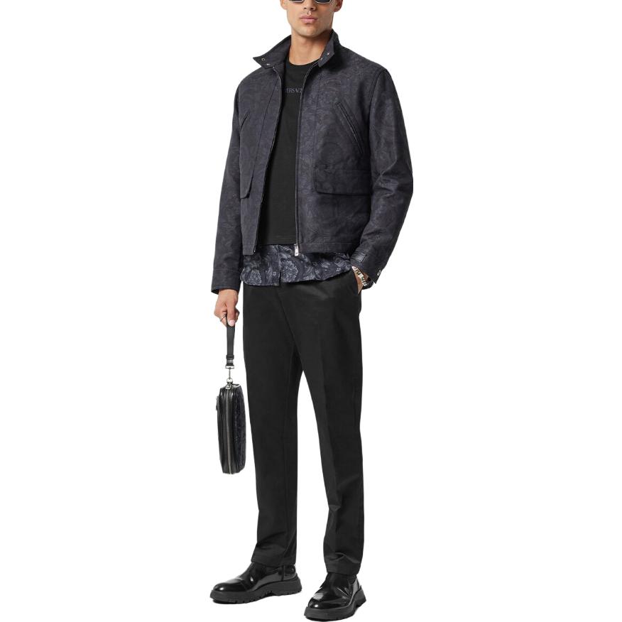 VERSACE  Black Short-Sleeve T-Shirt with Logo Embroidery Design 1013945-1A09484-1B000 圖 5