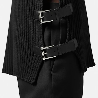 베르사체 블랙 솔리드 크루넥 긴팔 니트 스웨터 캐주얼 1011790-1A08069-1B000 Sizing 베르사체 블랙 솔리드 크루넥 긴팔 니트 스웨터 캐주얼 1011790-1A08069-1B000