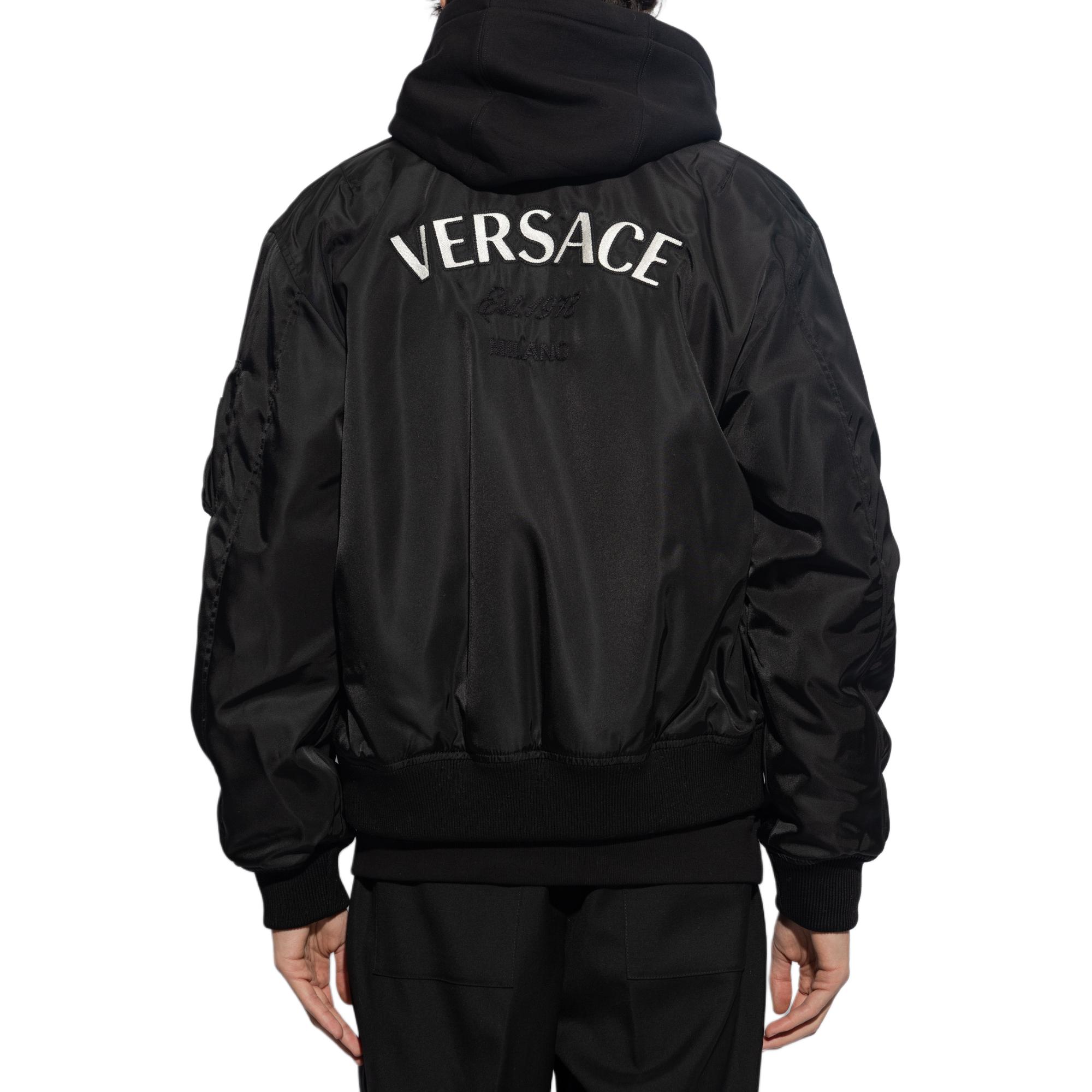 VERSACE  Black Zip-Up Jacket with Back Logo Print and Baseball Collar 1013929-1A09848-1B000 圖 4