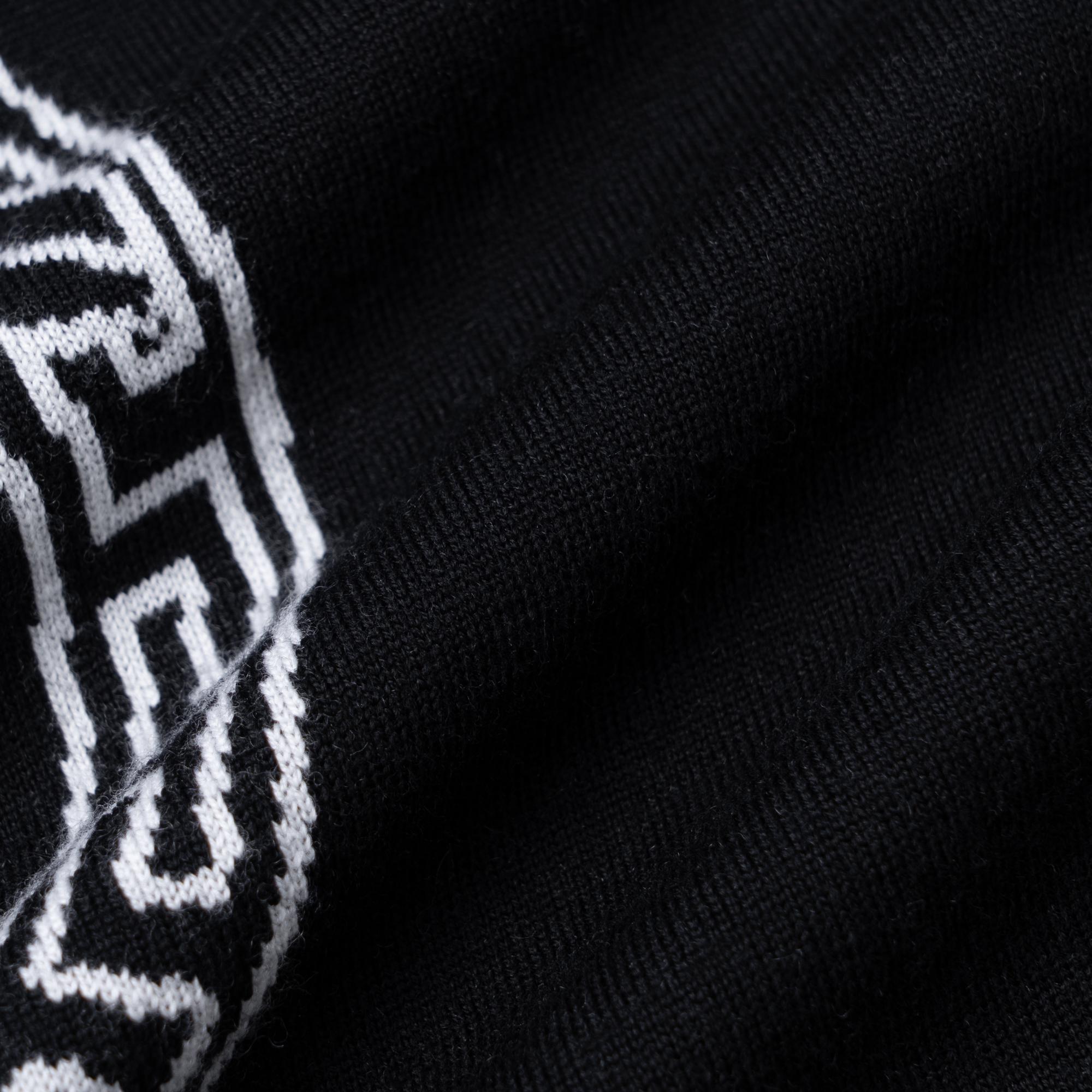 VERSACE  Black Zip-Up Letter Print Jacket with Stand Collar. 1002720-1A01993-1B000 圖 4