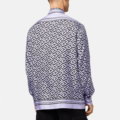 VERSACE Kemeja Lengan Panjang Biru Corak Penuh dengan Kolar Lipat. 1003941-1A02816-5L160 Details for VERSACE Kemeja Lengan Panjang Biru Corak Penuh dengan Kolar Lipat. 1003941-1A02816-5L160