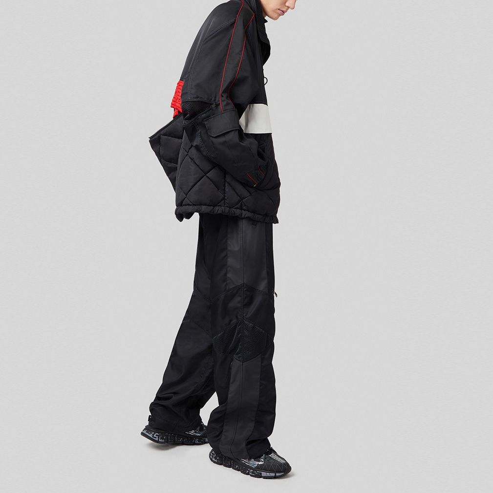 Lookbook Pantalones Negros Anchos de Nylon Versace Casual para Uso Diario. A87541A230415A1008