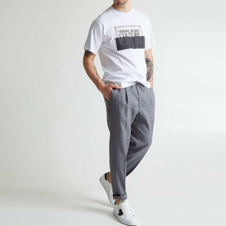 Shop 베르사체 로고 프린트 크루넥 반팔 티셔츠. 72GAHP0-3CJ00P-21003