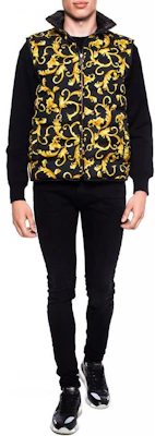 VERSACE Rompi Tanpa Lengan Full Print dengan Resleting - Hitam A80318-A226631-A008 Lookbook VERSACE Rompi Tanpa Lengan Full Print dengan Resleting - Hitam A80318-A226631-A008