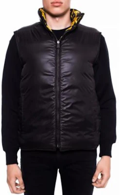 VERSACE Rompi Tanpa Lengan Full Print dengan Resleting - Hitam A80318-A226631-A008 Details for VERSACE Rompi Tanpa Lengan Full Print dengan Resleting - Hitam A80318-A226631-A008