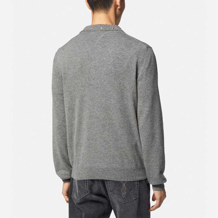 VERSACE  Grey Knit Cashmere Sweater with Solid Color Studded Design 1007986-1A05525-1E100 圖 4